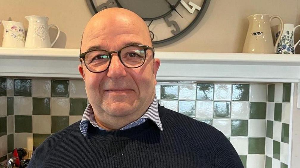 An Comh Mustapha Hocine