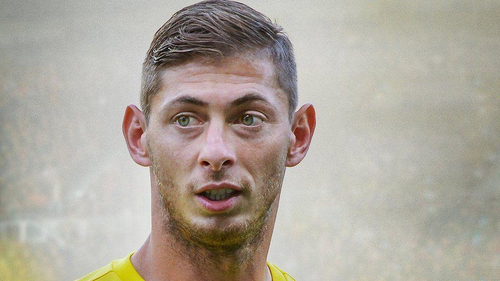 Emiliano Sala mewn crys melyn Nantes