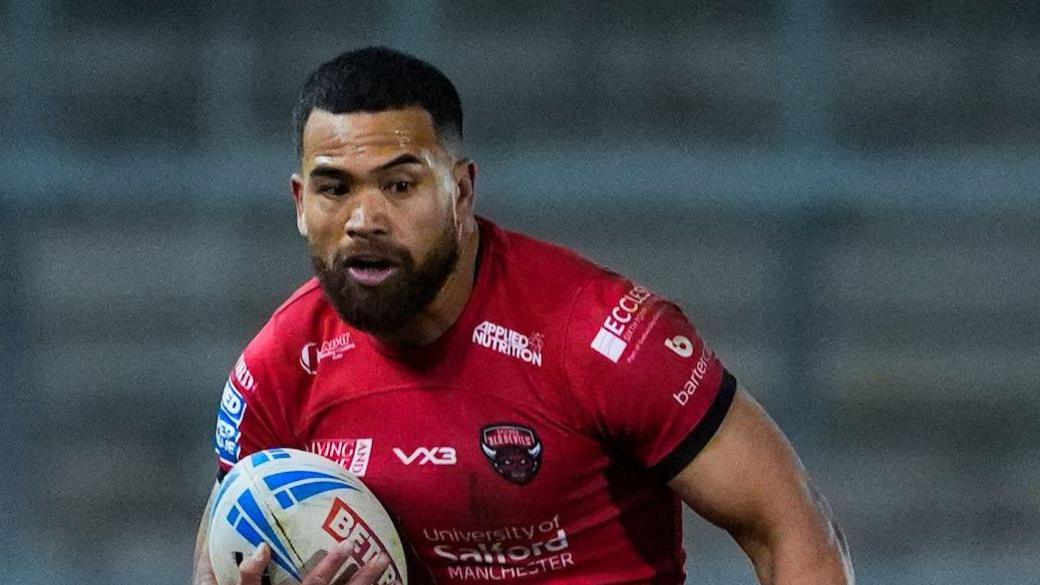 Esan Marsters in action for Salford Red Devils in 2025