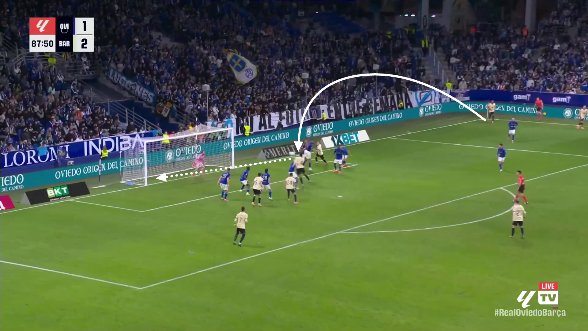 A screengrab showcasing Rashford's outswinging corner assist in the league this season.