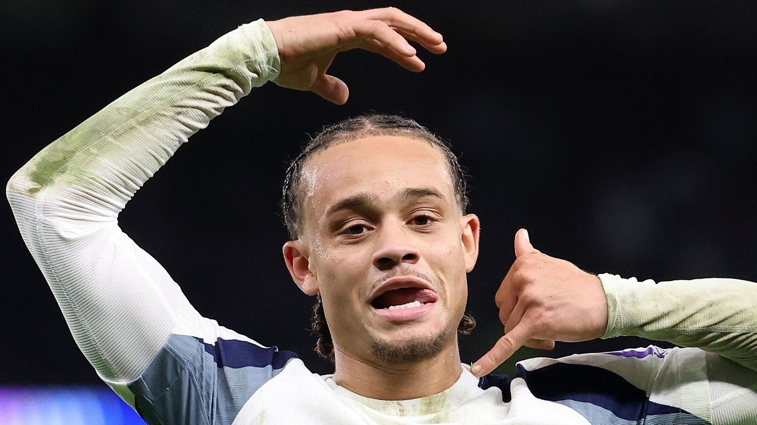 Xavi Simons continued his improvement by scoring from the spot in the victory against Slavia Prague in the Champions League.