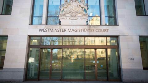 Llys Ynadon Westminster