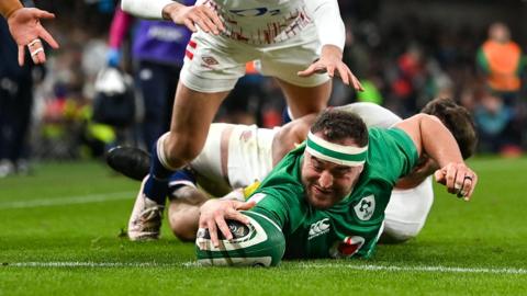 Rob Herring scores a try for Ireland