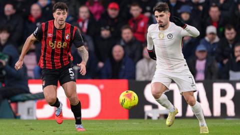 Chelsea's Pedro Neto runs on the ball
