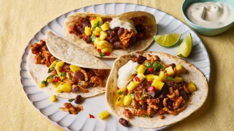 Chicken tacos with mango salsa