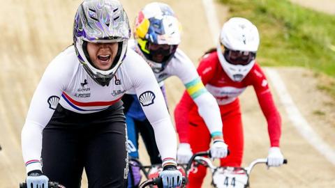 Bethany Shriever (left)