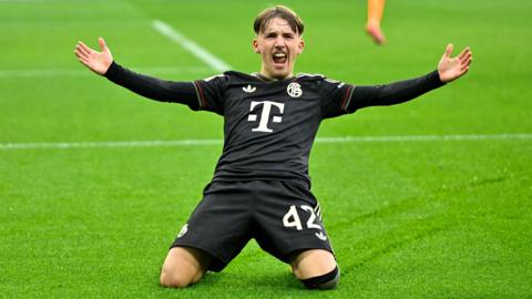 Lennart Karl of Bayern Munich celebrates scoring his team's third goal