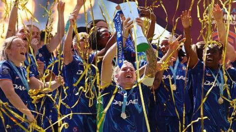 Chelsea lifting WSL trophy