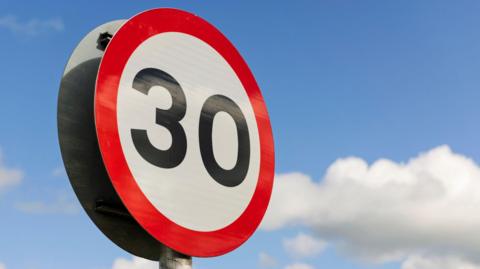 Generic image of a 30mph traffic sign for motorists.