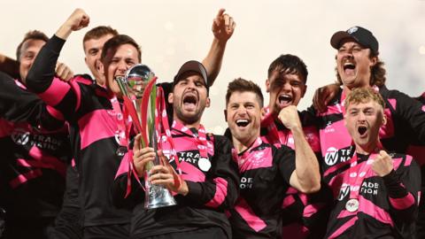 Somerset celebrate winning the 2025 T20 Blast