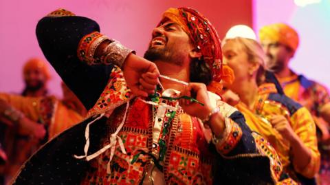 Garba dancers in Glasgow