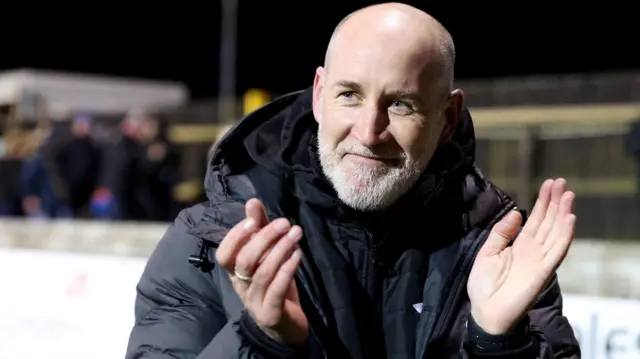 Gary Haveon applauds fans