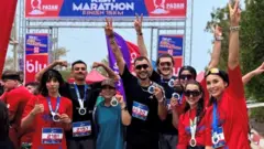 برگزاری این ماراتن با استقبال گسترده گروهی از کاربران ایرانی شبکههای اجتماعی روبهرو شده است