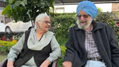 ਗੁਲਜ਼ਾਰ ਸੰਧੂ ਅਤੇ ਉਨ੍ਹਾਂ ਦੀ ਪਤਨੀ ਡਾਕਟਰ ਸੁਰਜੀਤ ਕੌਰ