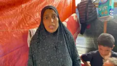 "نعيش في قرف بخيمة متر في متر"