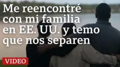 Marven, su madrre y su hermana de espaldas, mirando a un lago en Florida