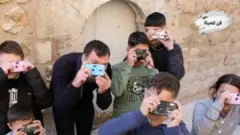 أطفال يسردون قصصهم بعدسة الكاميرا