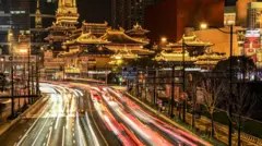 2024年3月9日上海静安寺附近道路夜景