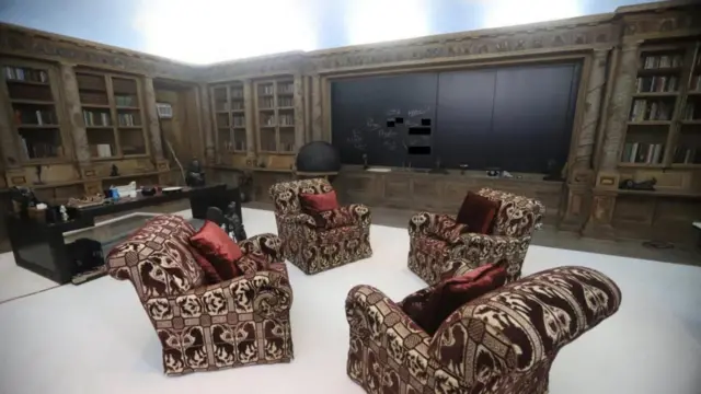 这些照片和影片似乎展示了这个处位于美属维京群岛的住所内的几间卧室