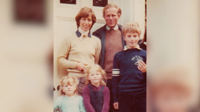 جان سمتھ اپنے خاندان کے ساتھ