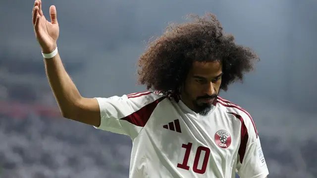 أكرم عفيف مهاجم المنتخب القطري