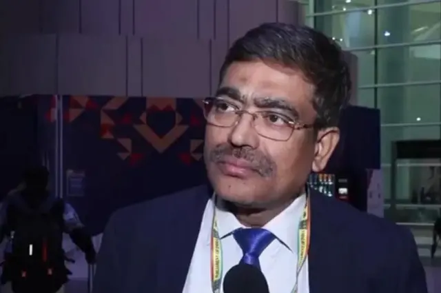 नागरी विमान वाहतूक मंत्रालयाचे सचिव समीर कुमार सिन्हा यांनी 15 दिवसांत चौकशी होणार असल्याचं सांगितलं.