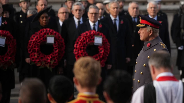 英国国王查尔斯三世出席在伦敦市中心怀特霍尔无名战士纪念碑举行的国殇日(Remembrance Sunday)仪式