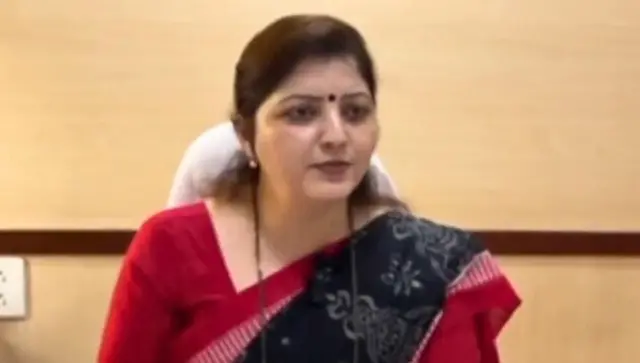 महिला आयोगाच्या अध्यक्षा रुपाली चाकणकर