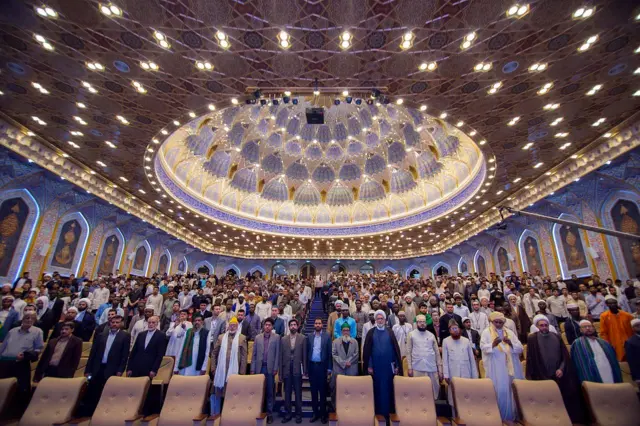 جامعة المصطفی، چې د علي خامنهيي په امر رامنځته شوې، په ایران کې د اسلامي علومو تر ټولو ستر مرکز دی.