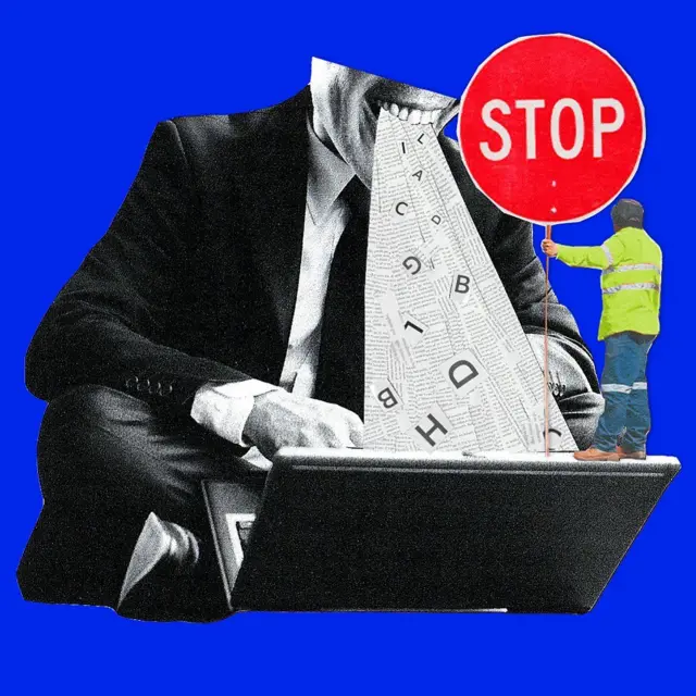 ኮምፒውተር ላይ ቁጭ ብሎየሚጽፍ ሰው እና ቁም የሚል ምልክት የያዘ ሰው