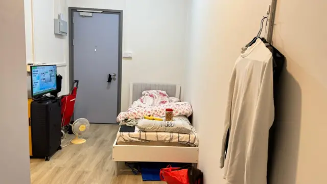 53岁的黎先生在火灾后,搬到启德的过渡性房屋“启福居”。