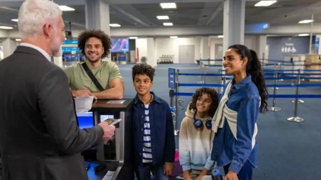 हेनली इंडेक्समध्ये सिंगापूर पहिल्या क्रमांकावर आहे, तर जपान आणि दक्षिण कोरिया दुसऱ्या क्रमांकावर आहेत.