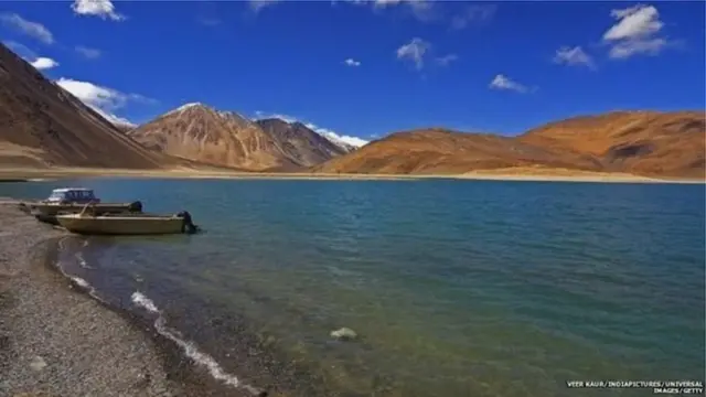 پینگونگ جھیل ایل اے سی