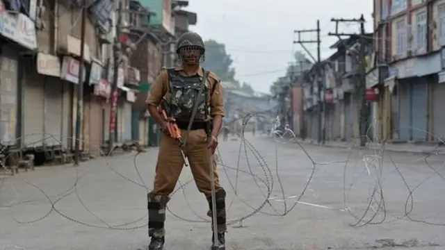 کشمیر میں سکیورٹی فورسز