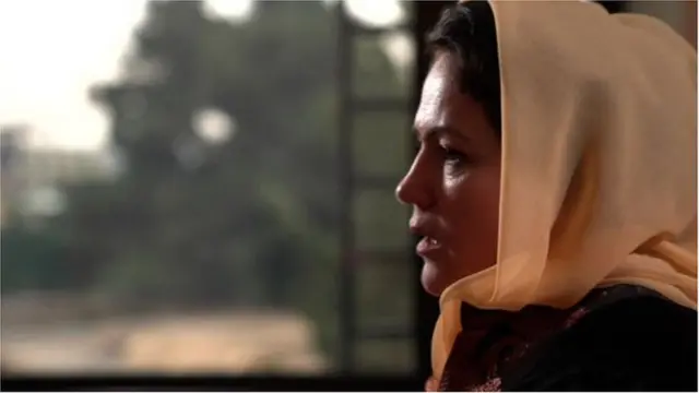 फोजिया कूफी 2005मध्ये संसदेत निवडून गेल्या