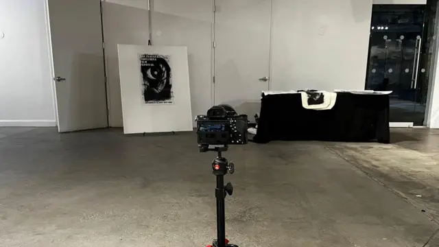 朱日坤在放映场地入口设置了招待处,但影展取消,如今空无一人。