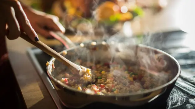 بکتریاوې کولی شي، د ۸ او ۶۳ درجو ترمنځ په چټکۍ تکثر وکړي