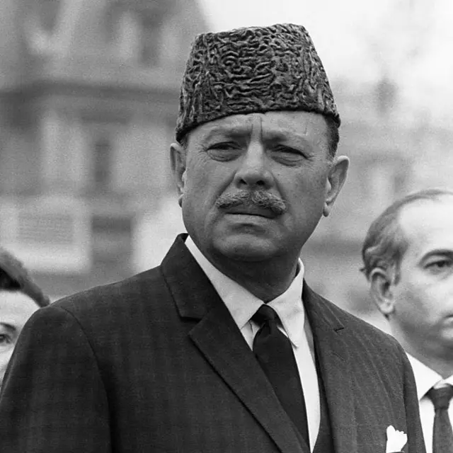 سنہ 1958 میں جنرل ایوب خان نے مارشل لا لگا دیا تو ہروردی تن تنہا حزب اختلاف کی آواز بن گئے۔
