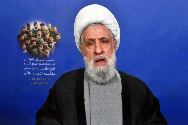 نعیم قاسم، معاون سابق حسن نصرالله، اکنون رهبری حزبالله را بر عهده دارد