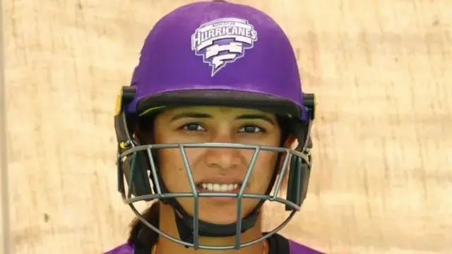 ස්ම්රිති ක්රිකට් ගැන අවබෝධකර ගැනීමට පටන් ගත් විට, ඇයට ඕස්ට්රේලියාවේ මැතිව් හේඩන් මෙන් ක්රීඩා කිරීමට අවශ්ය වූවාය.