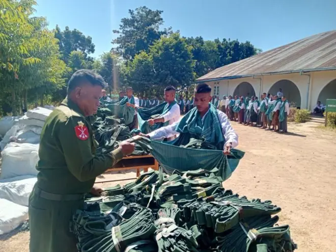 ပြည်သူ့စစ်မှုထမ်းသင်တန်း