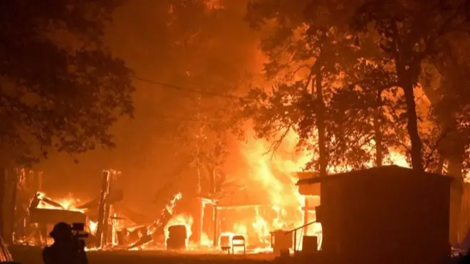 آتشسوزی در کالیفرنیا همچنان گستردهتر میشود