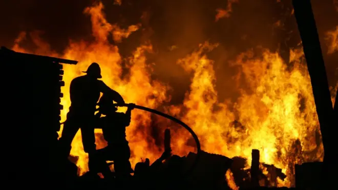 मुंबईत आग