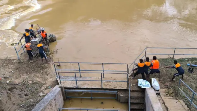 'දිට්වා' සුළි කුණාටුව සමග ඇතිවූ ගංවතුර හා නායයෑම් වලින් හානිවූ ජල යෝජනා ක්රම 156 කින් 120ක් යථා තත්ත්වයට පත් කළ බව ජාතික ජල සම්පාදන හා ජලාපවහන මණ්ඩලය පවසයි.