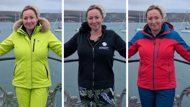 三张并排的佐伊·克莱曼(Zoe Kleinman)照片。除了服装不同外,其余完全相同,背景皆为海边景色。左边她穿着亮黄色滑雪服,中间是黑色连帽外套,右边则是红蓝相间的外套。几乎难以分辨哪一张才是原始照片。