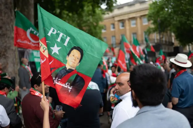 عمران خان، احتجاج