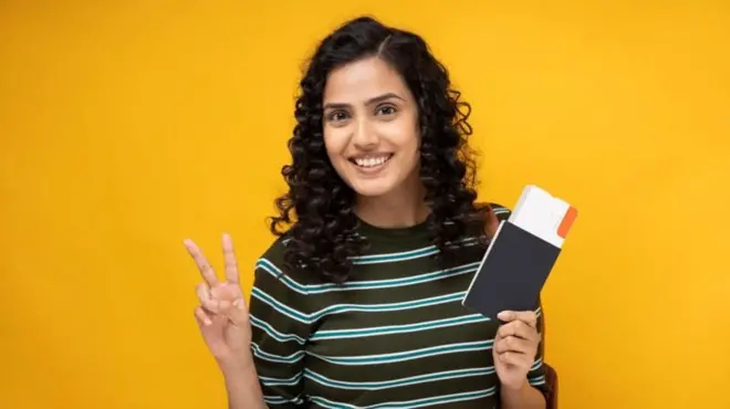 हेनली पासपोर्ट इंडेक्समध्ये भारतीय पासपोर्ट आठ क्रमांकाची झेप घेत 77 स्थानावर पोहोचला आहे.