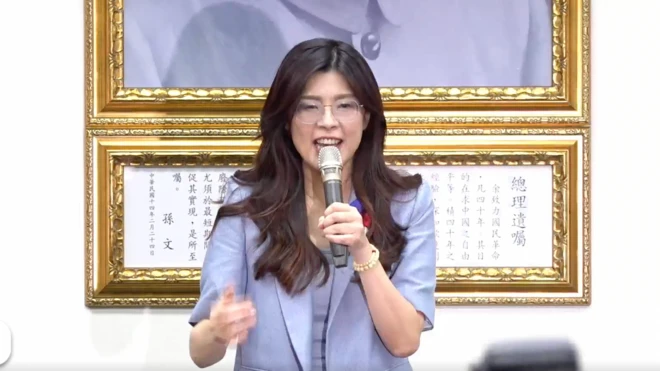 郑丽文发表胜选感言