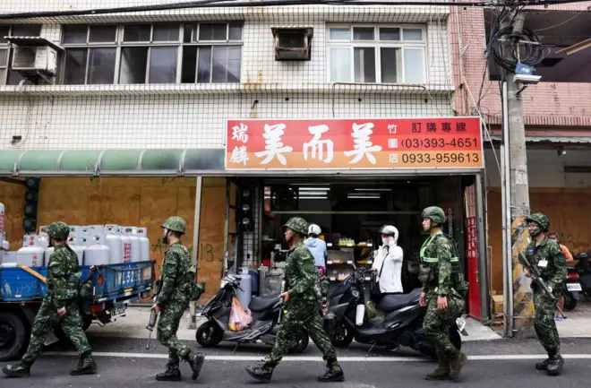 2024年汉光演习台湾军队在市区演习画面。