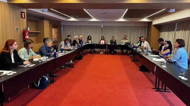 دادستانها و قضات یک روز پیش از برگزاری دادگاه مردمی برای زنان افغانستان در شهر مادرید با هم ملاقات کردند.